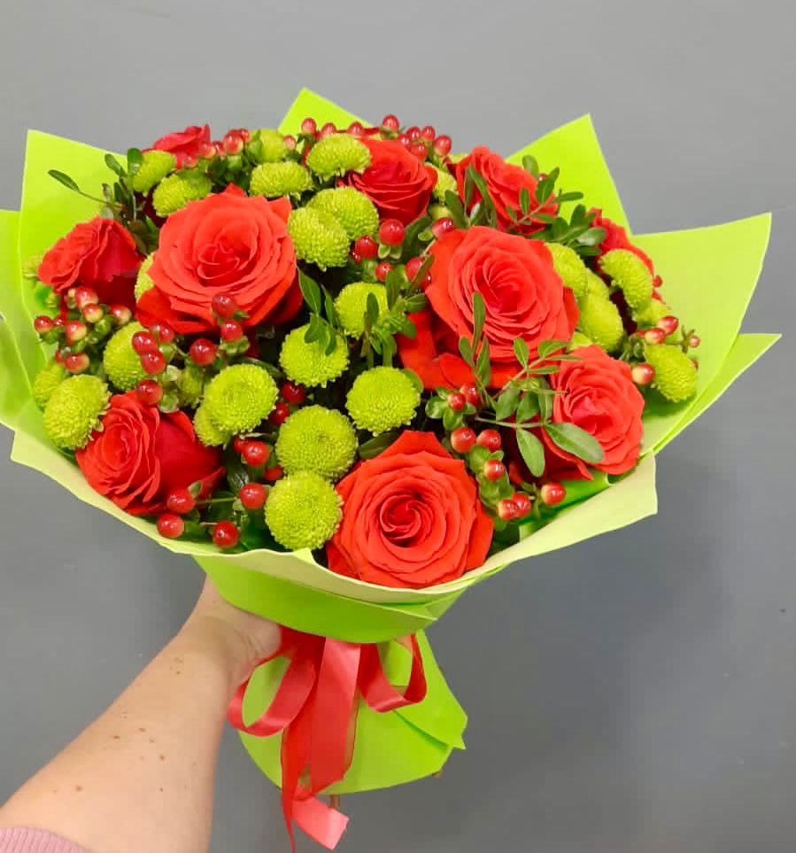 Букет цветов из: Хризантемы и Розы в Верхнекундрюческой