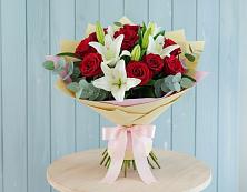 Букет цветов из:  Лилии и Розы в Верхнекундрюческой