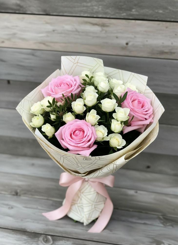 Букет цветов из: Розы в Верхнекундрюческой