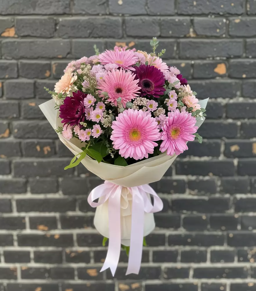 Букет цветов из: Герберы и Хризантемы в Верхнекундрюческой