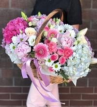 Цветочная композиция из Розы, Хризантемы, Пионы и Лизиантусы в корзине #REPLACE_PRED# Верхнекундрюческой
