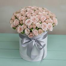 Цветочная композиция из Розы в шляпной коробке в Верхнекундрюческой