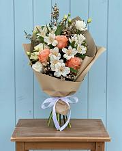 Букет цветов из:  Альстромерии, Лизиантусы, Розы и Хризантемы в Верхнекундрюческой