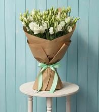 Букет цветов из:  Лизиантусы в Верхнекундрюческой