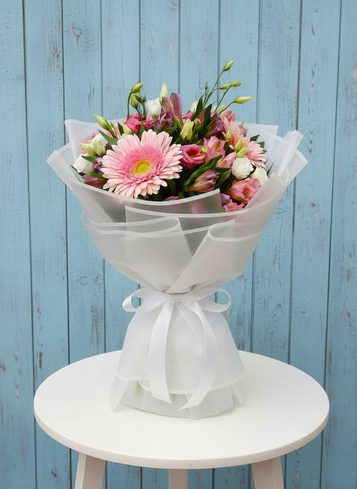 Букет цветов из: Герберы, Альстромерии и Лизиантусы в Верхнекундрюческой