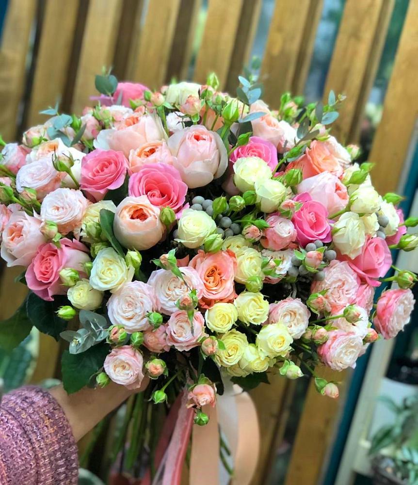 Букет цветов из: Розы в Верхнекундрюческой