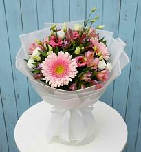 Букет цветов из:  Герберы, Альстромерии и Лизиантусы в Верхнекундрюческой