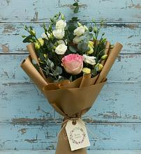 Букет цветов из:  Розы и Лизиантусы в Верхнекундрюческой