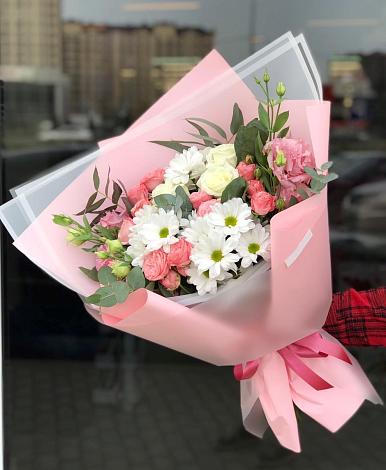 Букет цветов из: Розы, Лизиантусы и Хризантемы в Верхнекундрюческой
