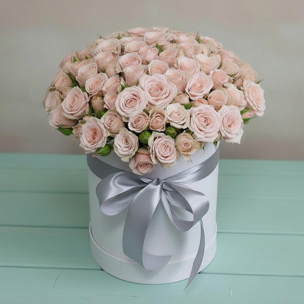 Цветочная композиция из Розы в шляпной коробке в Верхнекундрюческой